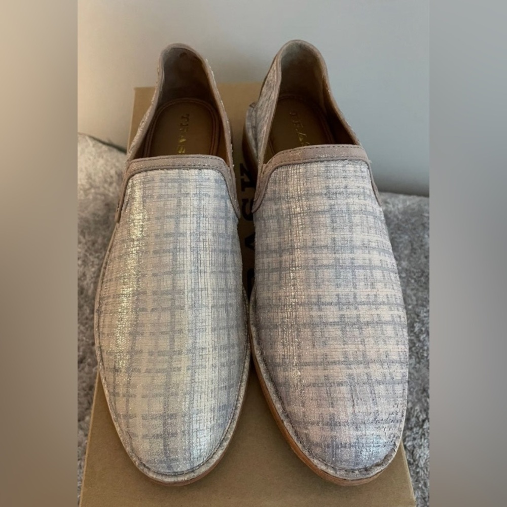 Trask Womens loafers size 11 worn once for fashion show